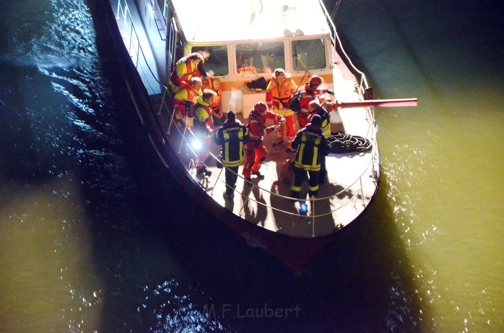 Einsatz BF Hoehenretter Koelner Seilbahn Hoehe Zoobruecke P2563.JPG